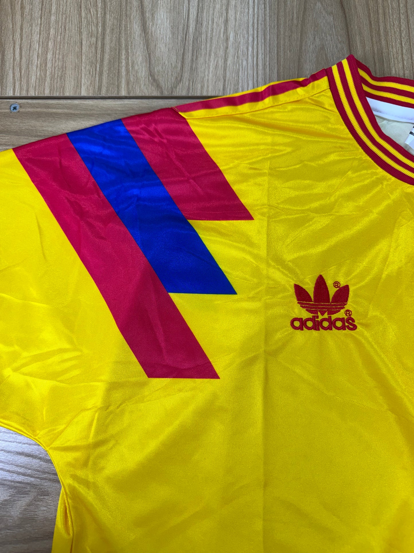 Camiseta Colombia Retro 1990 - Amarilla