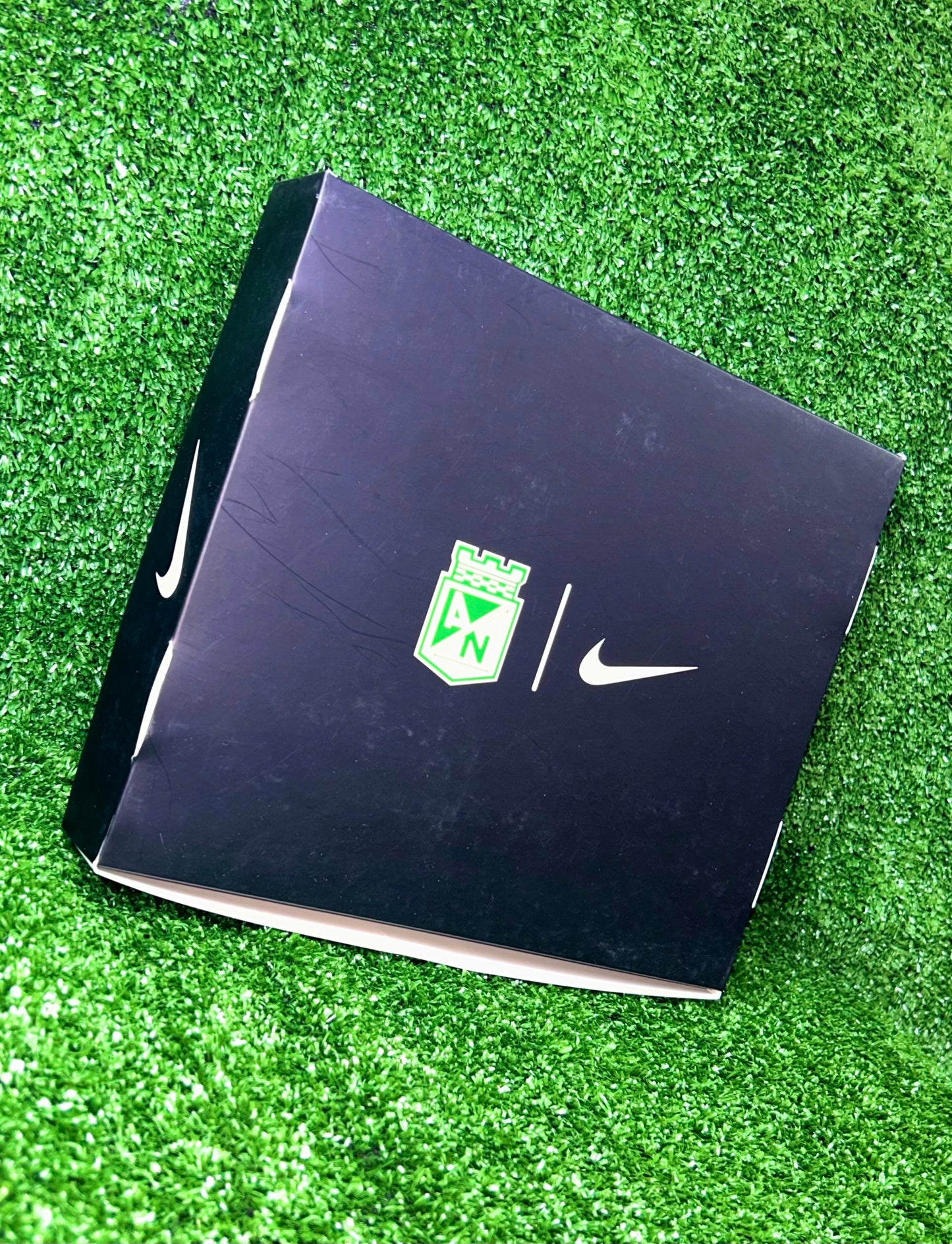 Caja de lujo Atlético Nacional F.C